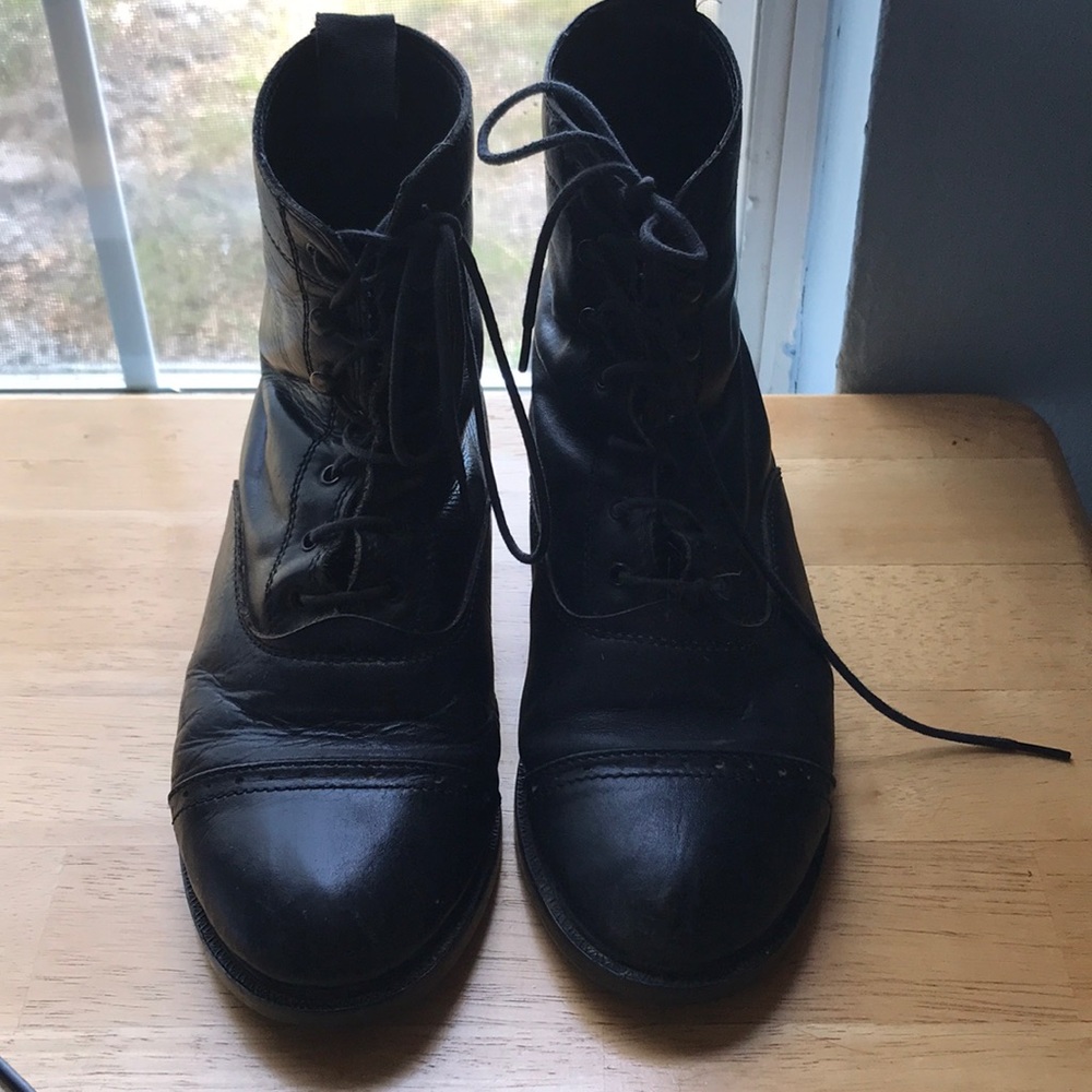 Middleburg lace up paddock boots.